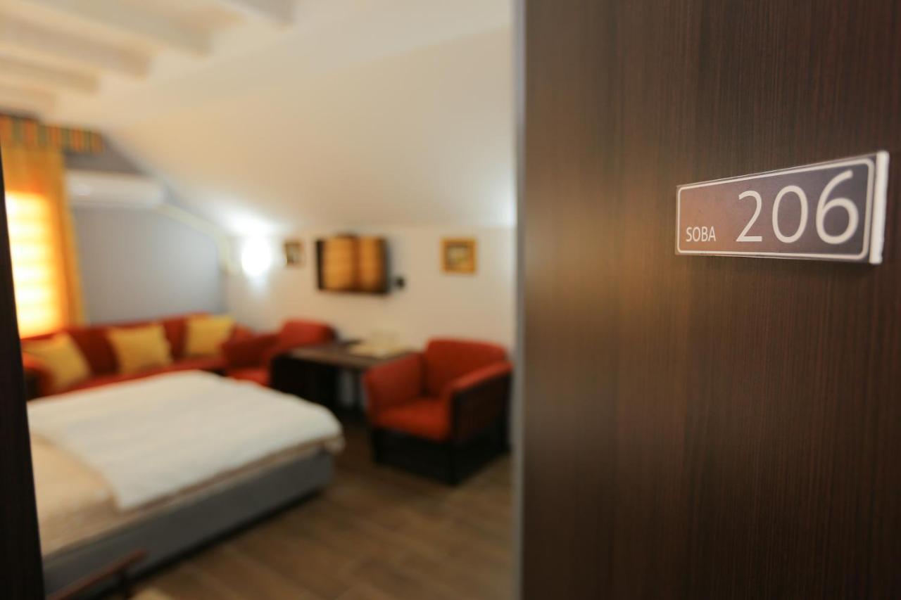 Hotel Konak Tammy Platicevo - ชาบาซ ภายนอก รูปภาพ